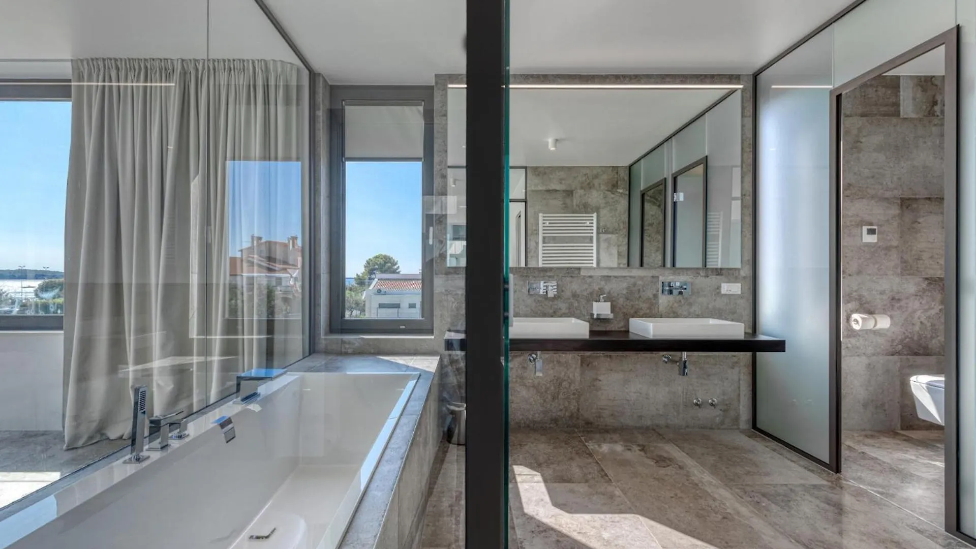 Villa A In Fazana For 8 Plus 2 Persons With Infinity Pool Only 100 Meters From The Sea 0*,  Croatia