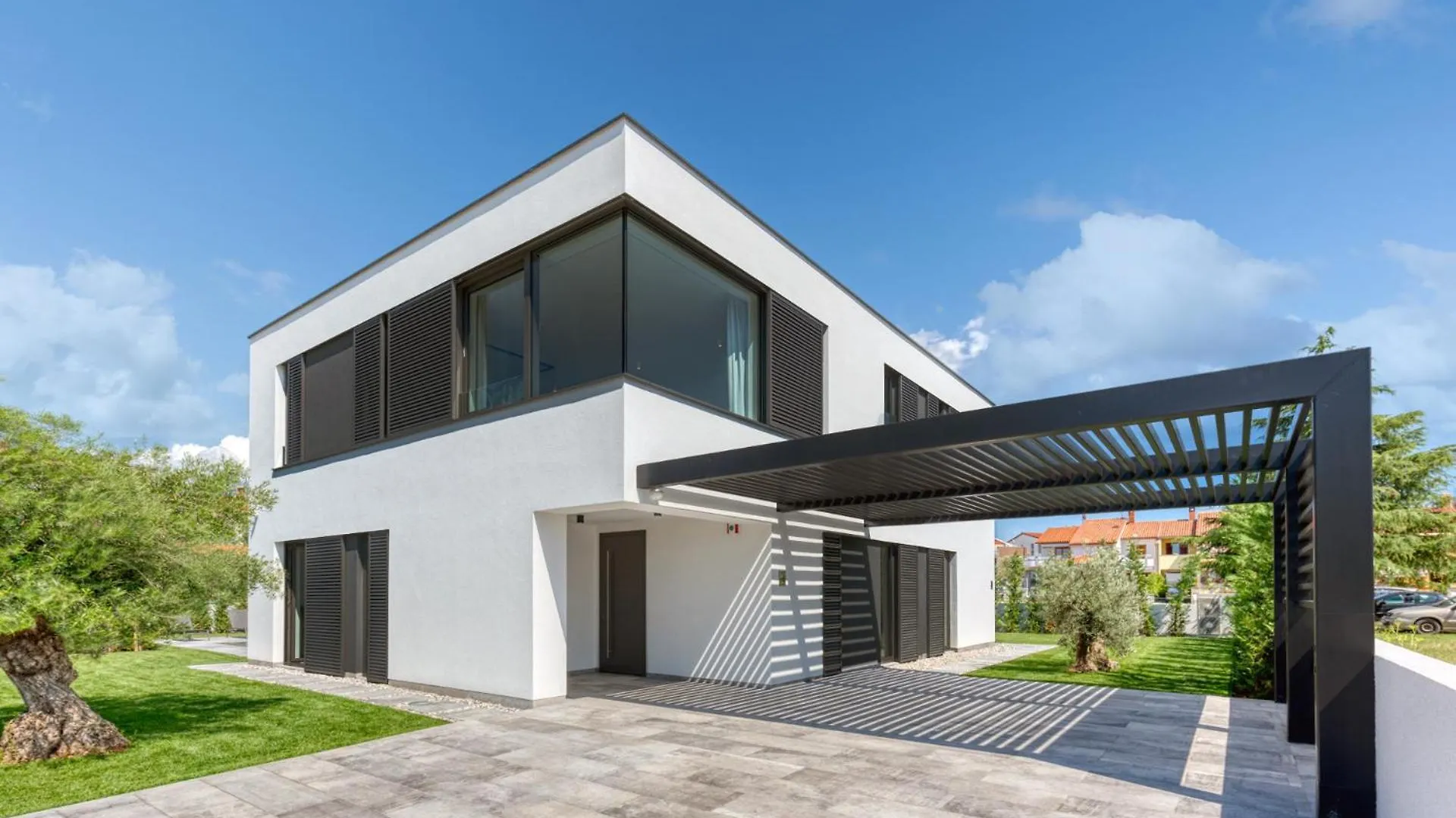 Villa A In Fazana For 8 Plus 2 Persons With Infinity Pool Only 100 Meters From The Sea